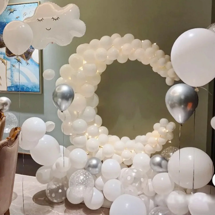 Polmesec luna balon